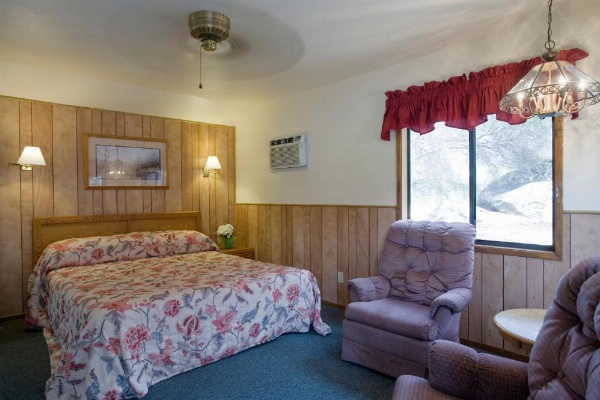 Lazy J Ranch Motel image 9